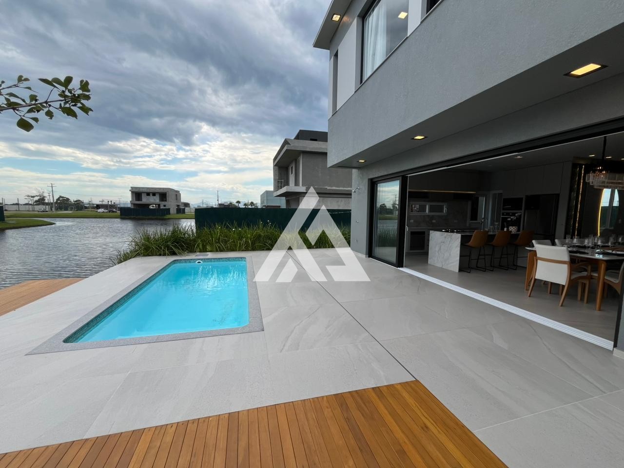 Imagem do imóvel Sobrado 5 dormitórios, Centro em Xangri-lá referência 13